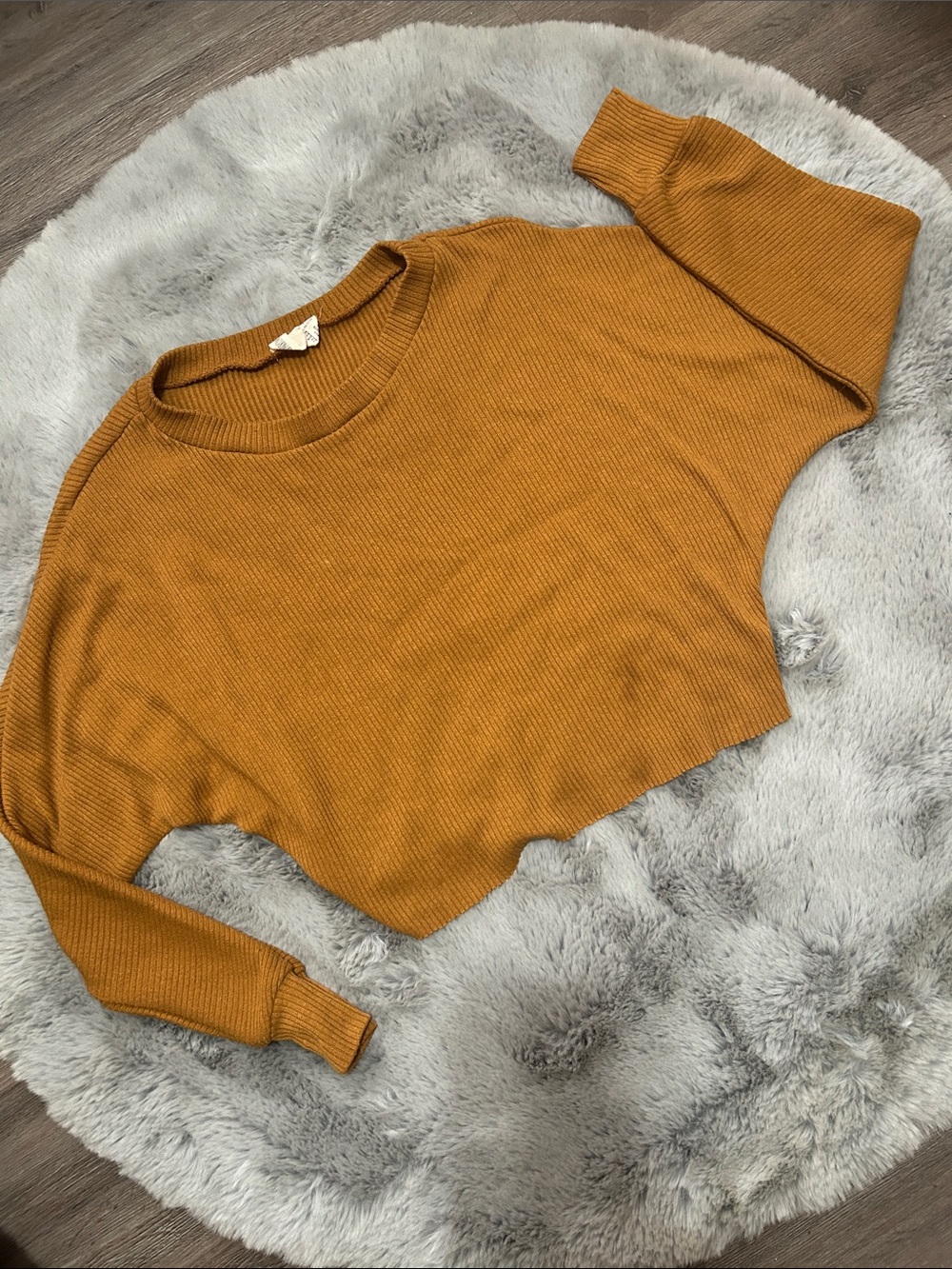 Sky and Sparrow Mustard Ribbed Cropped Long Sleeve Tee